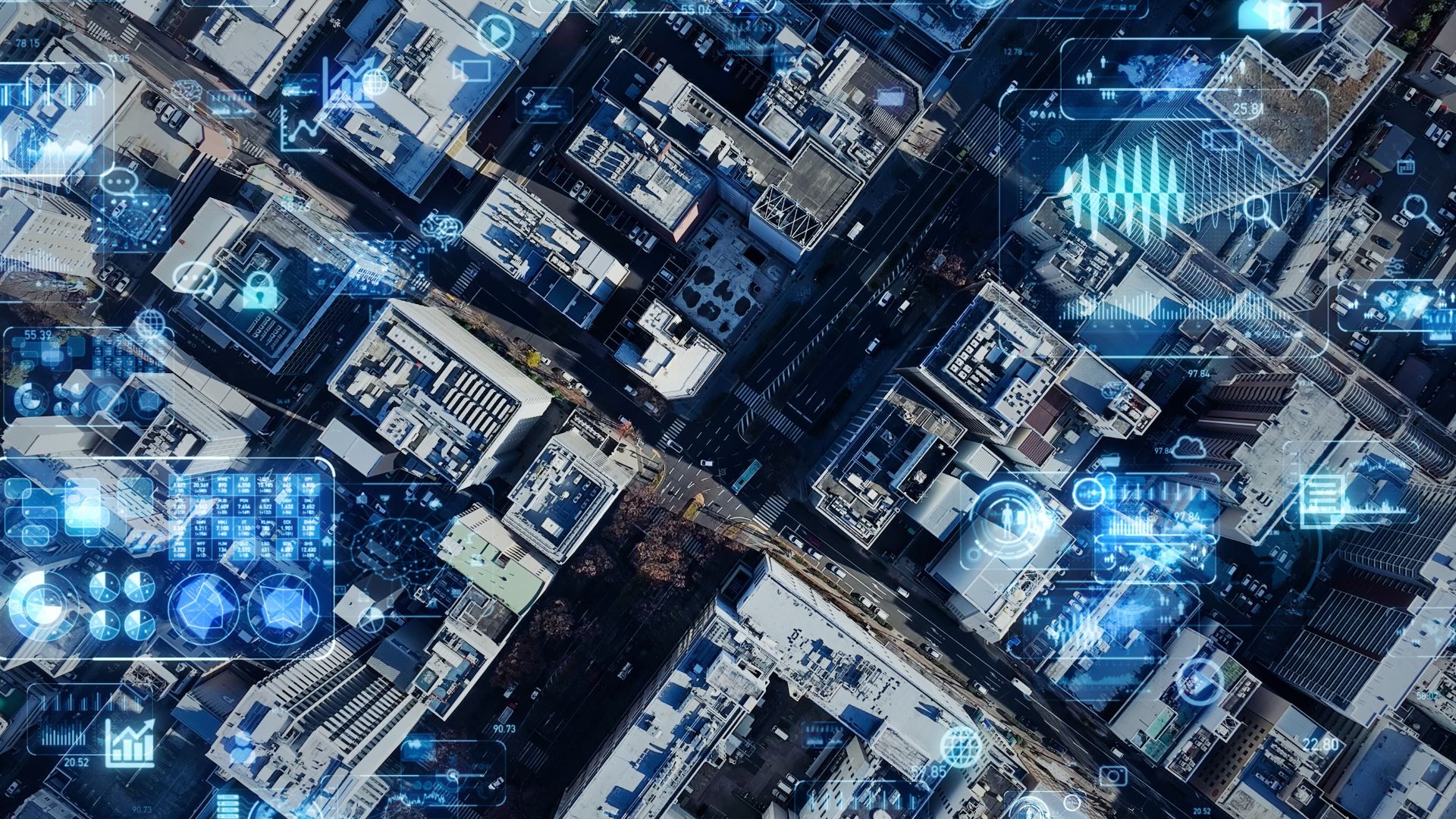 Digitale Visualisierung über urbaner Infrastruktur steht für Cyber Security und Schutz kritischer Transport- und Energieinfrastruktur.